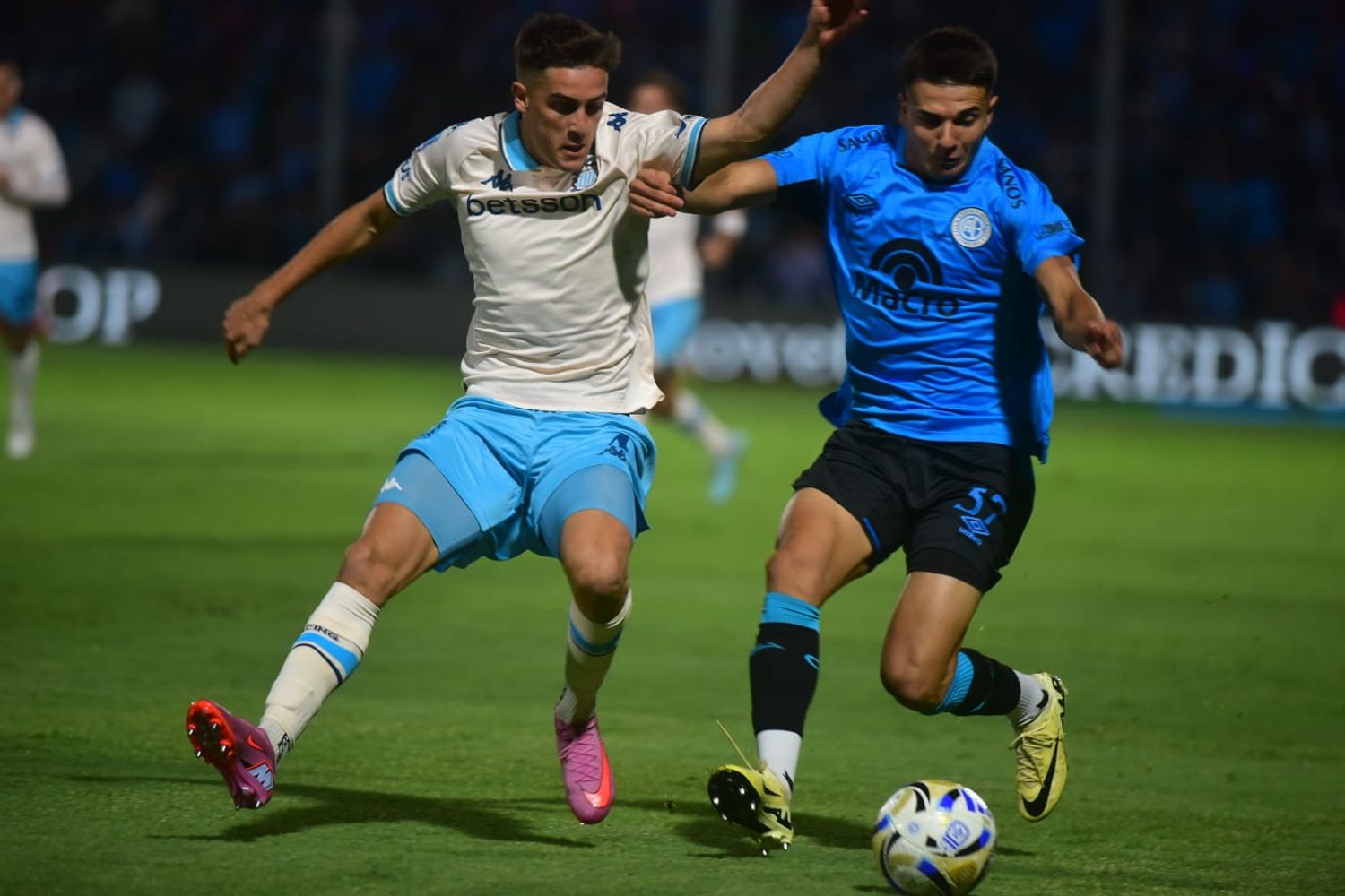 Belgrano recibió a Racing en el Gigante de Alberdi