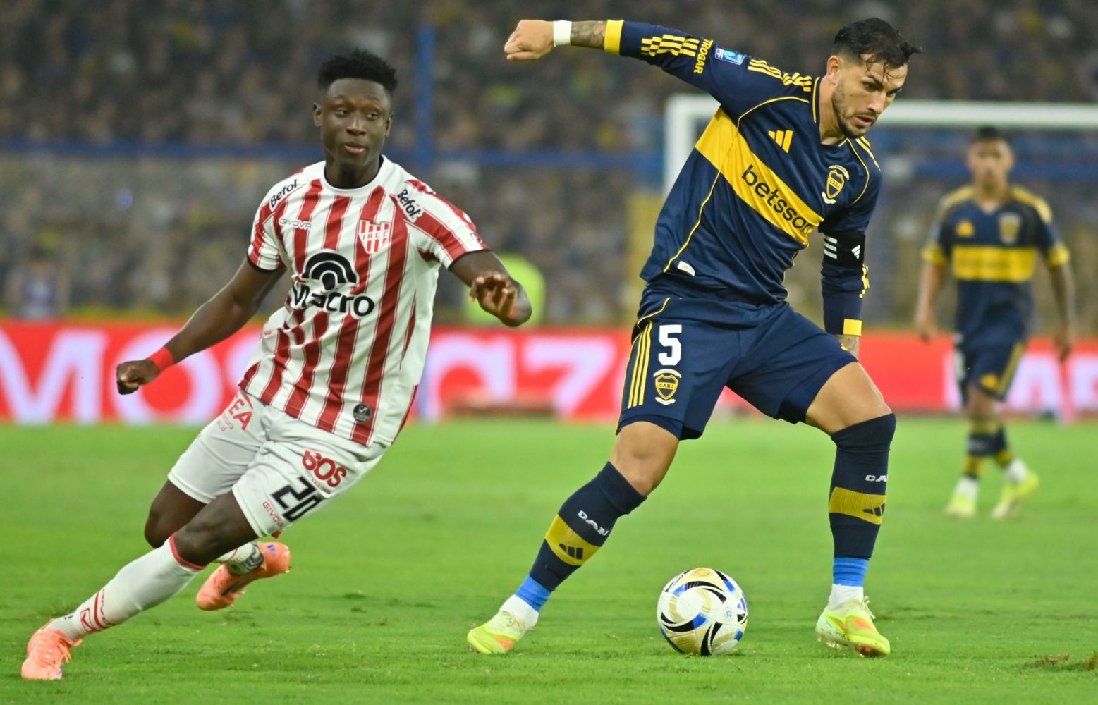 Boca derrotó 2 a 0 a Instituto.