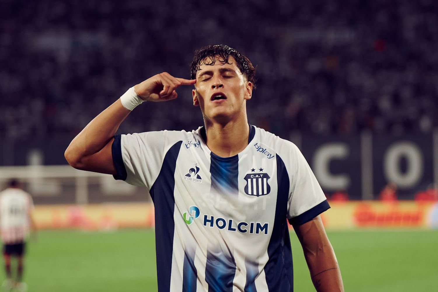 Una locura. Valentín Dávila lleva cuatro goles en Talleres, y marca récords.