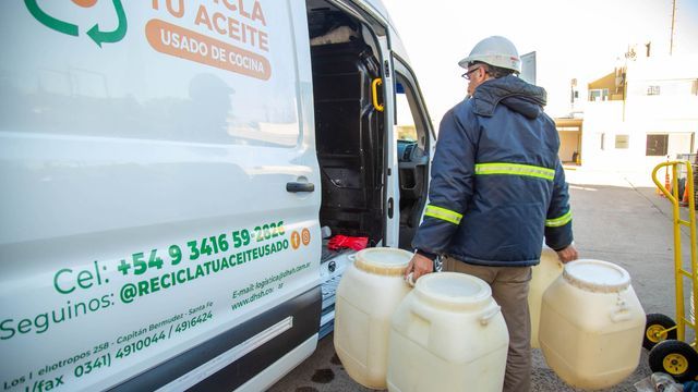 Aceite vegetal usado por las cañerías: el contaminante silencioso del agua.