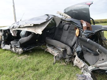 Devastador: los videos de cómo quedó el auto en el que murieron dos jóvenes de 22 años