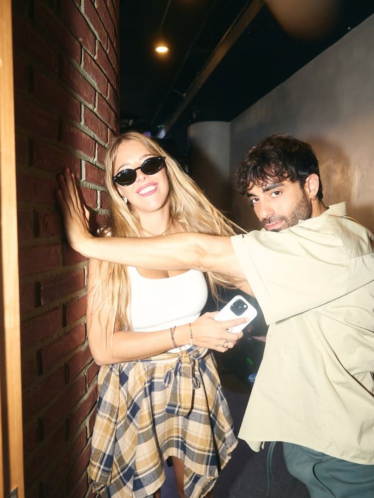Nati Jota se sumó al estampado de la temporada y dio cátedra de estilo con un look urbano y casual para todos los días