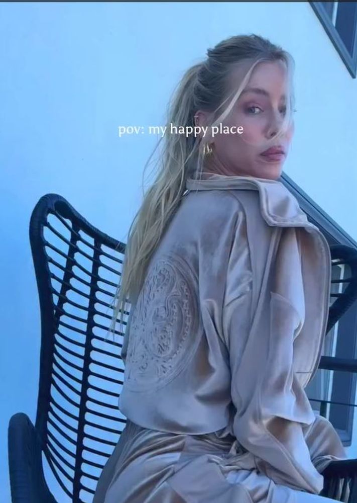 Nicole Neumann arrasó con un look deportivo ultra escotado y casi muestra de más
