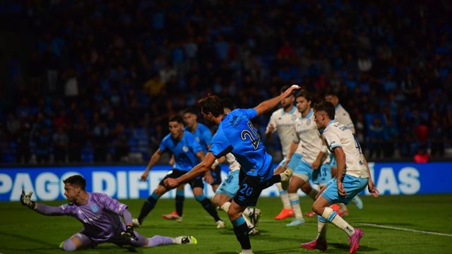 Belgrano no pudo ganar ante Racing, ni retomar la punta en el Apertura.