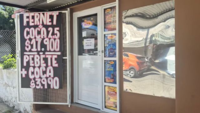 El kiosco de Alta Gracia donde ocurrió el hecho de inseguridad.
