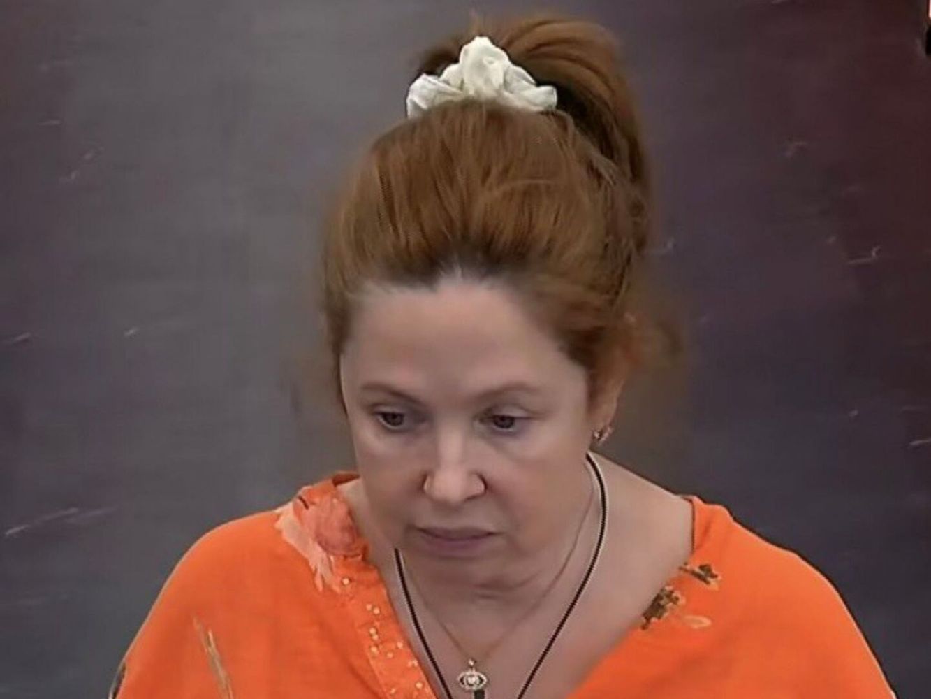 Andrea del Boca regresó a Gran Hermano y algunos aseguran se tiñó el cabello generando dudas sobre su aislamiento.