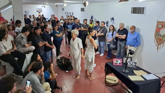 La propuesta busca aportar a la construcción de memoria colectiva a través del arte, en un año especialmente simbólico por los 50 años del último golpe de Estado.