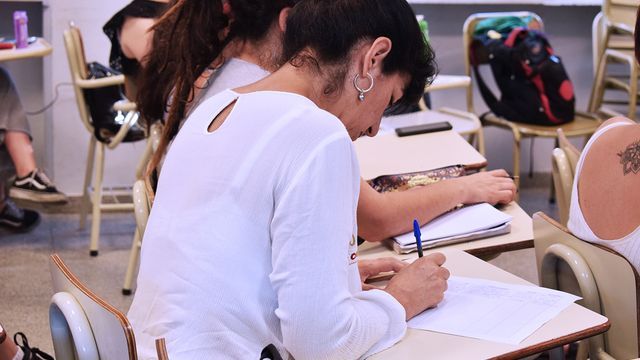 Estudiantes Universitario.