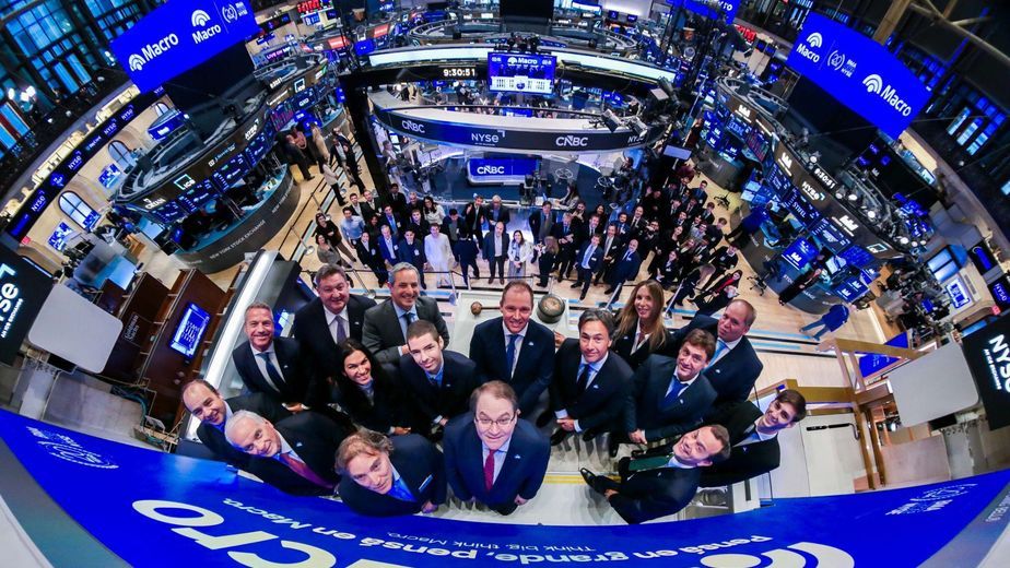 Banco Macro celebró este martes en Wall Street dos décadas de permanencia ininterrumpida en el New York Stock Exchange (NYSE).