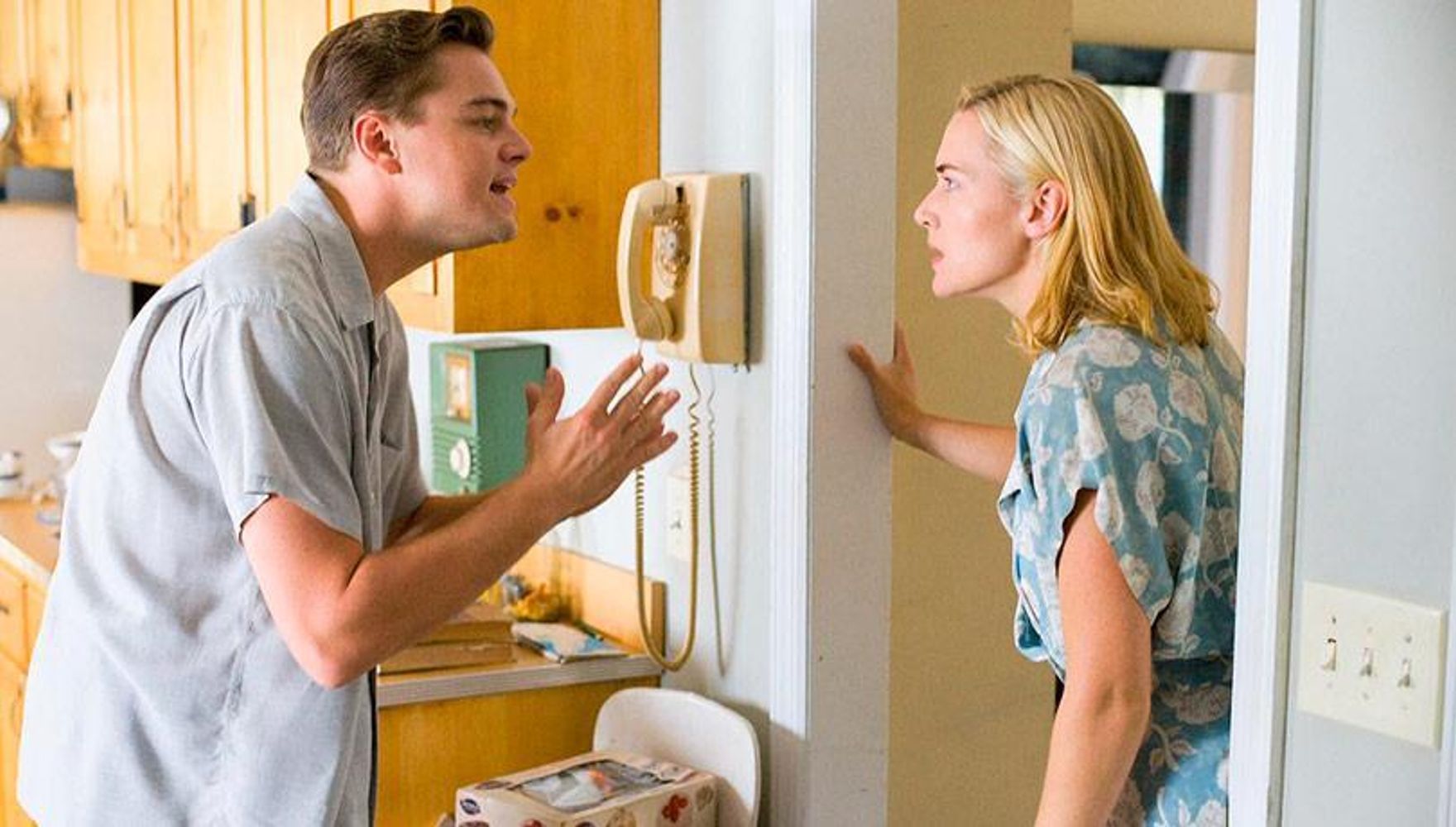 La película está basada en la novela homónima de Richard Yates, publicada en 1961.
