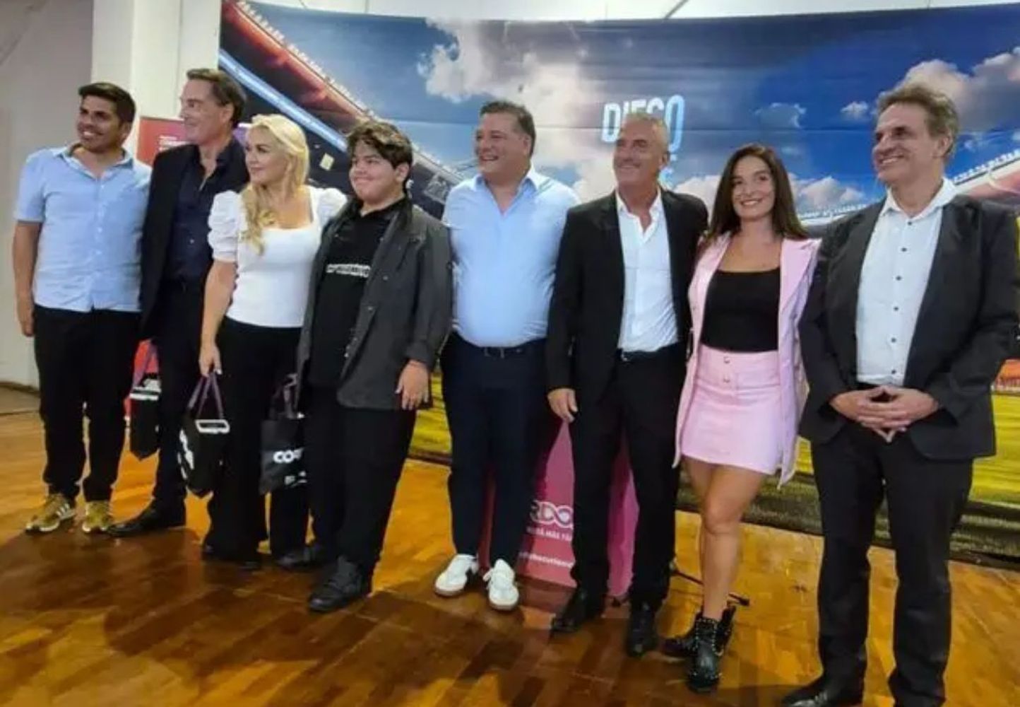 Llegó a Córdoba la muestra que honra a Diego Maradona.