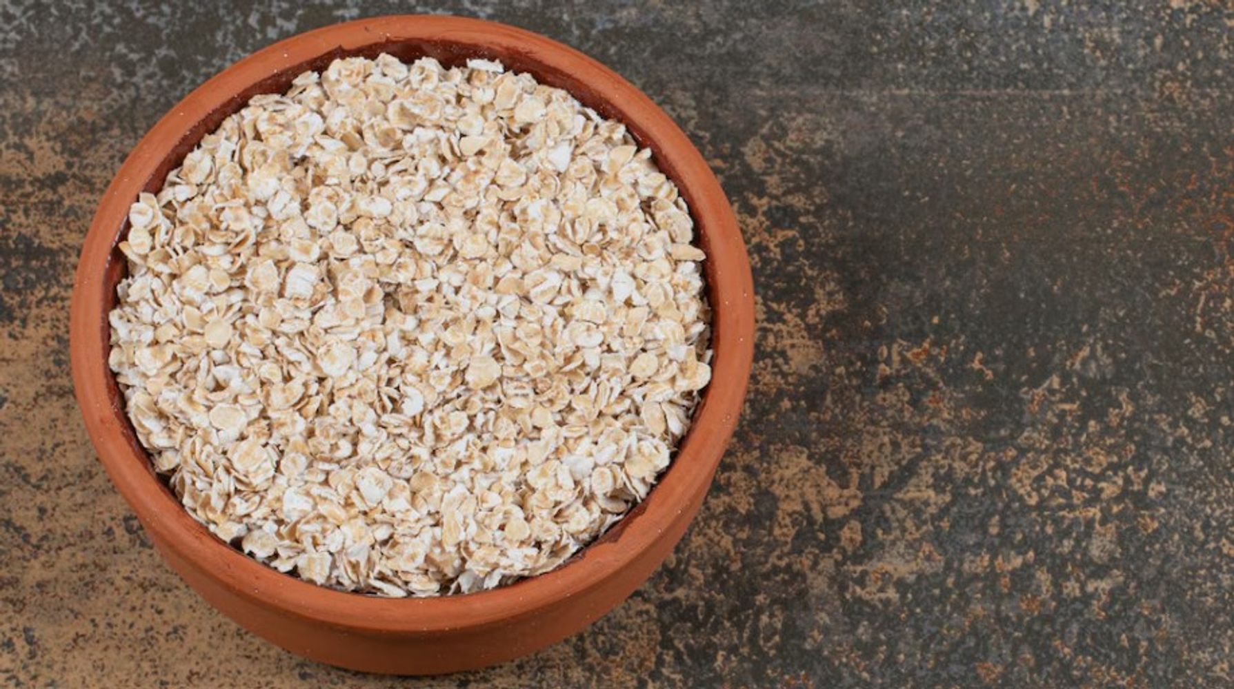 El betaglucano, una fibra soluble presente en la avena, es el principal responsable de sus beneficios metabólicos.