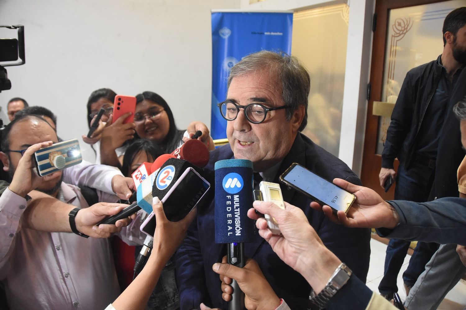 El vicegobernador de Jujuy, Alberto Bernis, hizo una firme defensa del ejercicio del periodismo y la libertad de expresión.