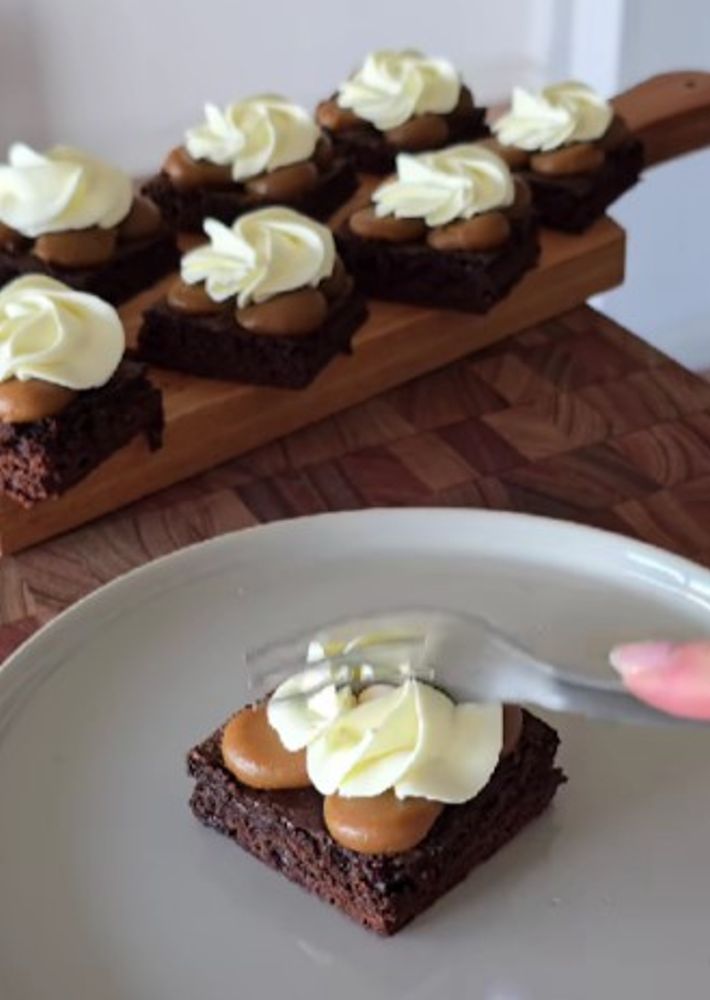 Cómo hacer brownie sin horno: la receta que se hace en cacerola y está lista en 25 minutos