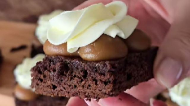 Cómo hacer brownie sin horno: la receta que se hace en cacerola y está lista en 25 minutos