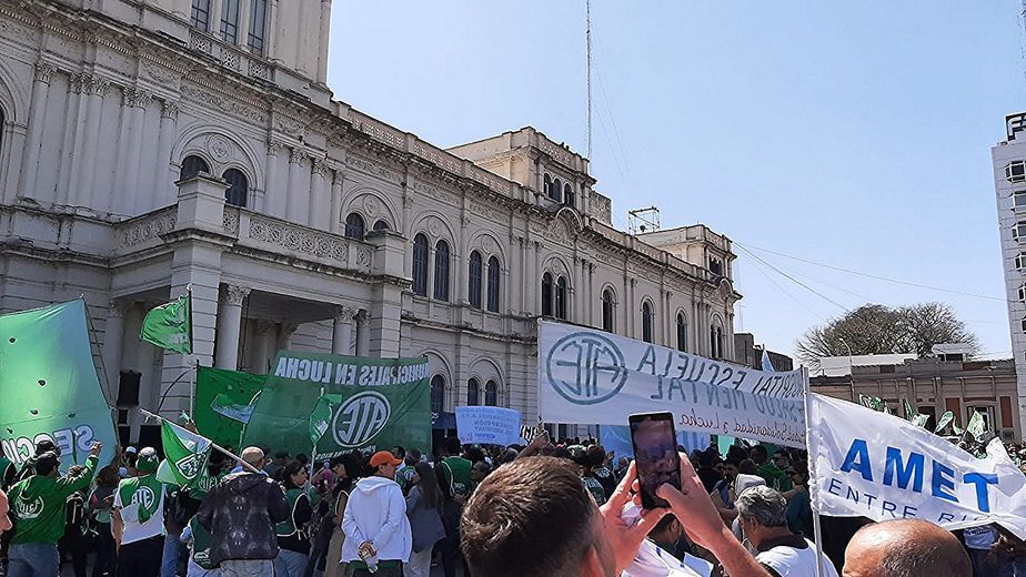 Huelga de 24 horas: se agrava el conflicto docente y AMET se suma y redobla la protesta