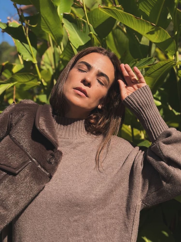 Agustina Cherri desbloqueó una nueva tendencia con un look monocromático y las botas de la temporada
