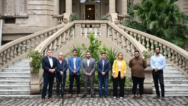 El lanzamiento reunió a autoridades, referentes religiosos y representantes del sector turístico en el Ente Tucumán Turismo.