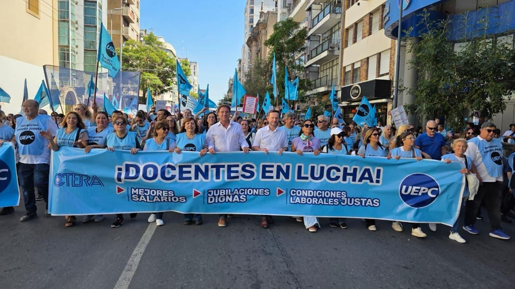La UEPC, tras arduas negociaciones, recibió la tercera propuesta salarial del Gobierno de Córdoba.