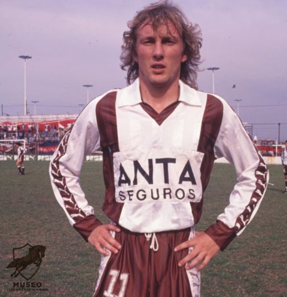 El exdelantero se consolidó como ídolo en Platense, donde vivió sus mejores años.