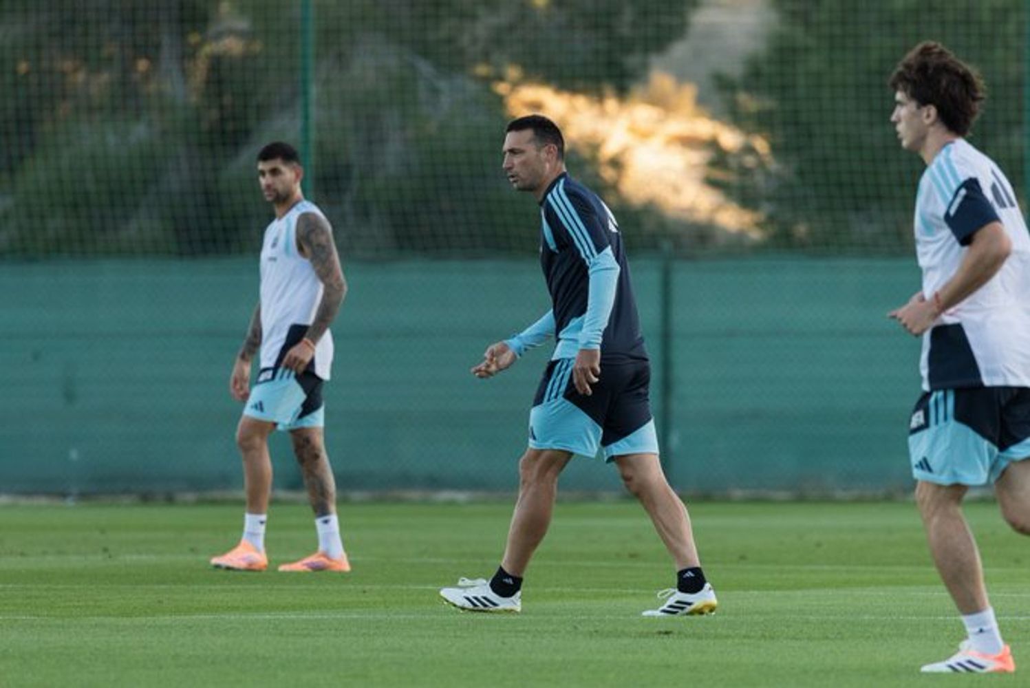 La Selección Argentina, con Scaloni a la cabeza, en la recta final rumbo a un Mundial con innovaciones reglamentarias.