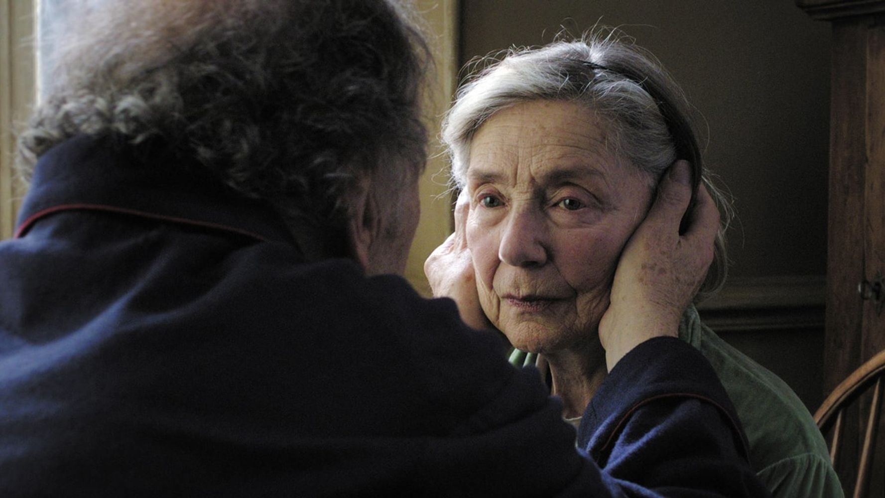 La película Amour se estrenó en 2012 y dura menos de tres horas.
