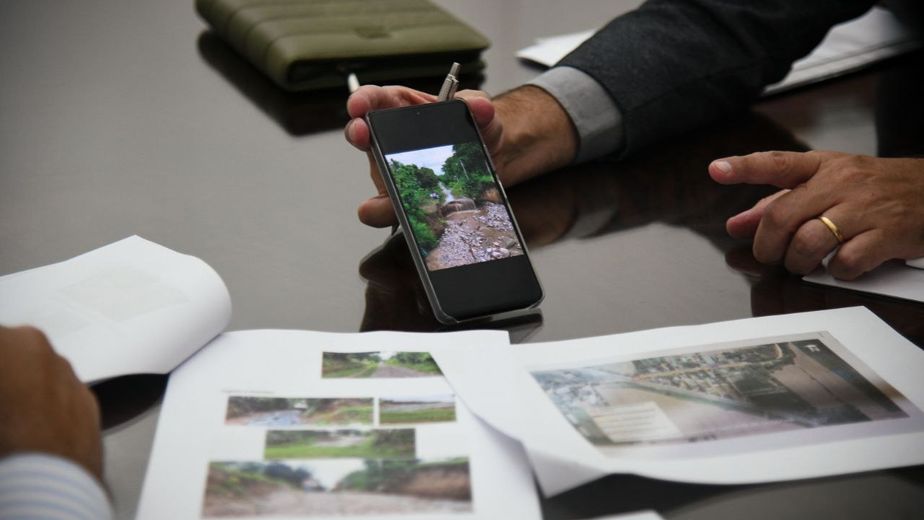 Plan vial e hídrico en La Cocha: arrancan obras para mejorar accesos y prevenir erosión