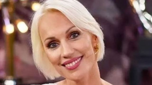 Ingrid Grudke se sumó a la tendencia de la temporada y dio cátedra de estilo con un look total black de cuero color negro