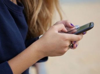 Los aberrantes chats que un docente le habría mandado a una alumna de 13 años: "Quiero ser tu..."