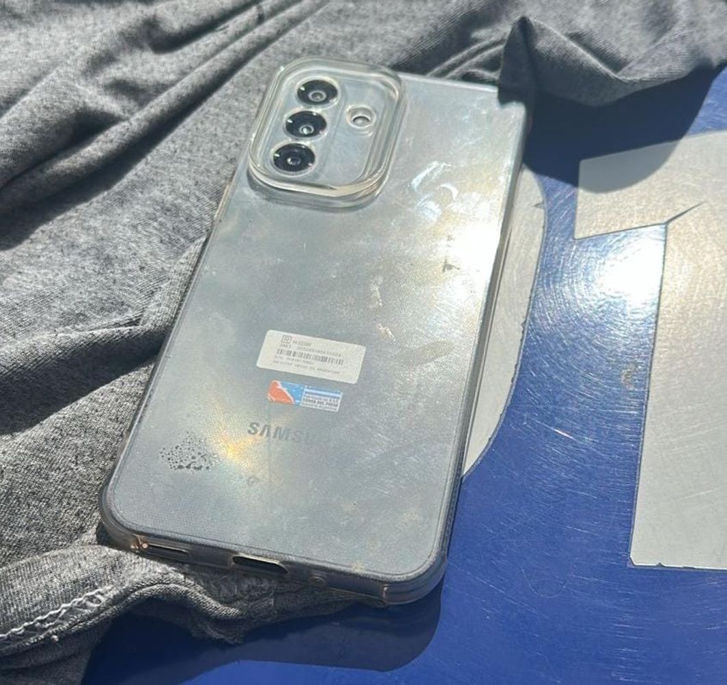 El celular secuestrado.