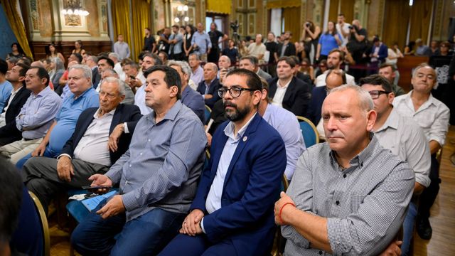 Rodrigo Aristimuño asistió a la reunión convocada por el gobernador Axel Kicillof.