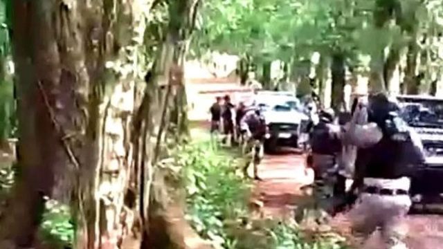 Violento operativo en Eldorado: un prefecto sufrió heridas graves tras ser atacado durante un procedimiento.