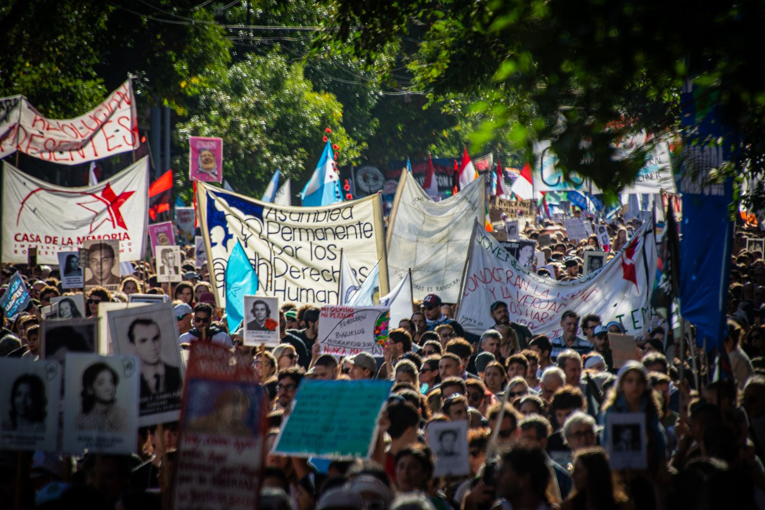 Golpe de Estado: 200 mil personas asistieron a la marcha por el 24 de marzo.