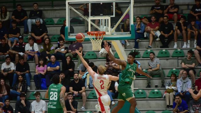 Instituto, dueño del clásico ante un Atenas que se complica cada vez más.