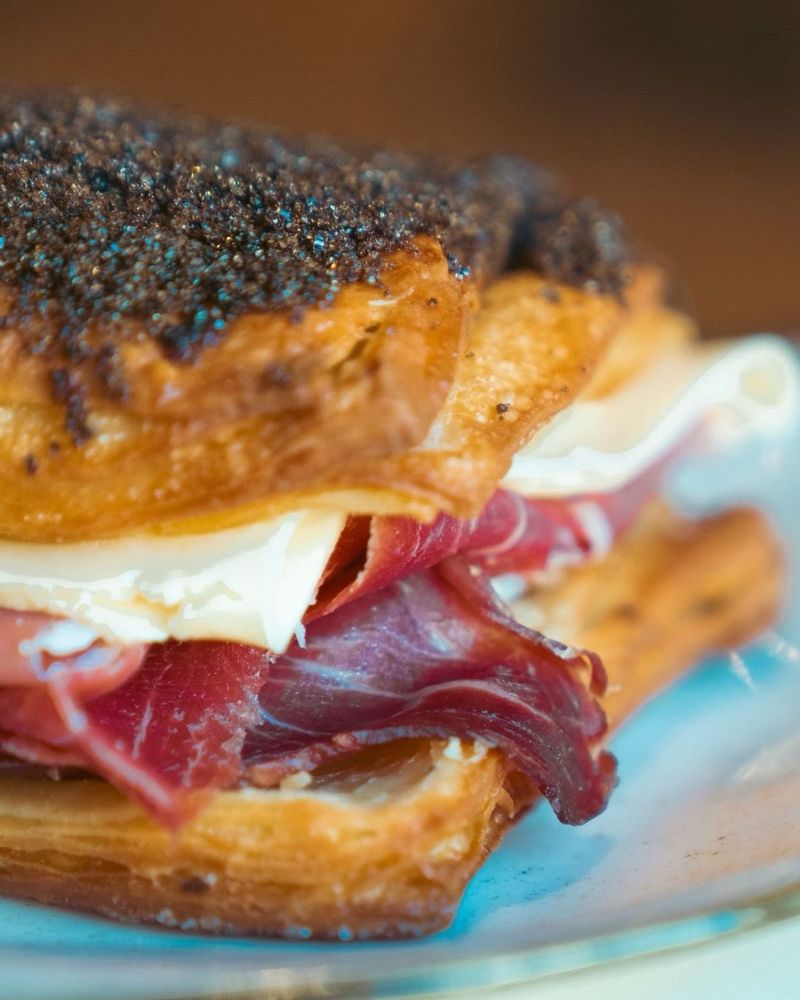 En detalle, el sándwich más viral de internet.