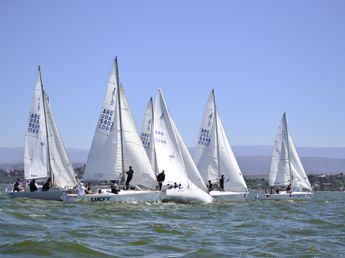 Fin de semana a pura vela con dos regatas en el lago San Roque