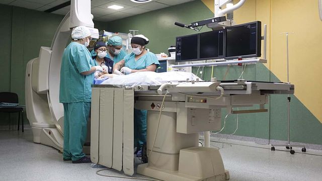 El procedimiento fue realizado por el servicio de Cardiología Infantil del Hospital de Niños mediante un implante valvular pulmonar percutáneo.