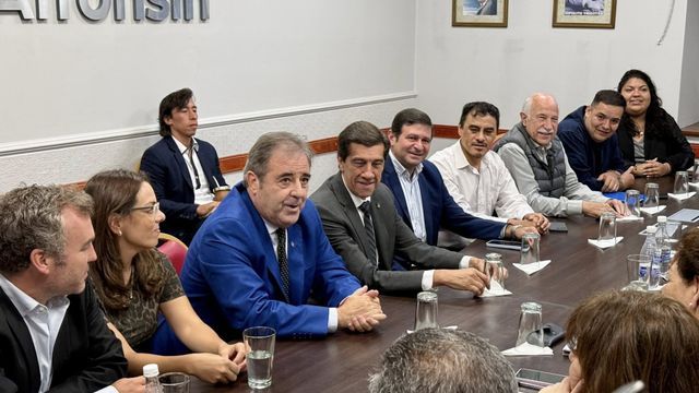El gobernador Carlos Sadir y el vicegobernador Alberto Bernis se reunieron con integrantes del bloque Jujuy Crece para analizar los principales ejes de gestión y la agenda legislativa.