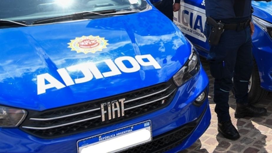 Robó una camioneta con tres menores adentro: terror en la ciudad de Córdoba