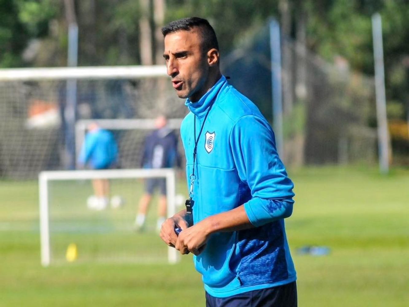 El DT de Gimnasia y Esgrima de Jujuy, Hernán Pellerano, buscará su primera victoria como visitante en la Primera Nacional 2026 cuando su equipo enfrente este viernes a Chaco For Ever en el estadio “Juan A. García” de Resistencia.