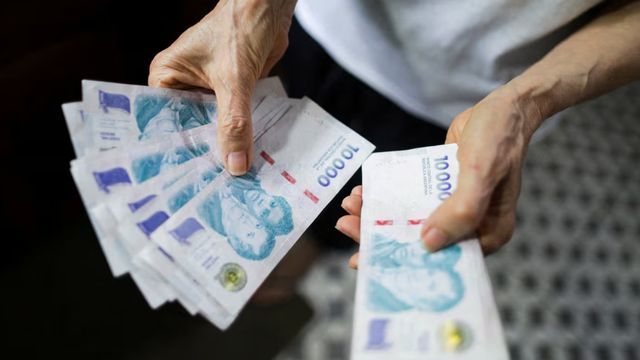 El FMI quiere una reforma tributaria “integral” y pone la lupa sobre Ganancias y monotributo.