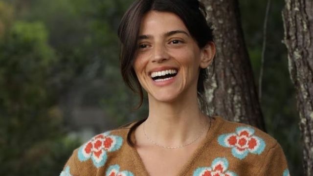 Calu Rivero dio cátedra de audacia con un look de cuello bote de alto impacto y estilo