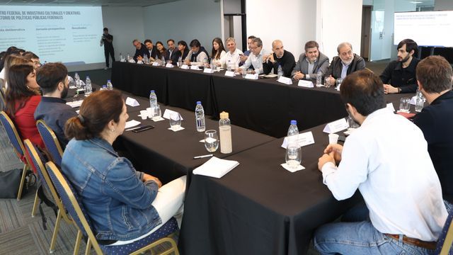 La provincia participó de la puesta en común del diagnóstico federal del sector cultural
6 opciones de bajadas.