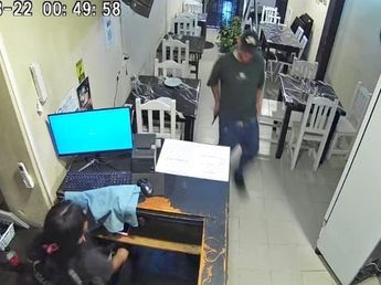 Policías apresaron en la vía pública a un peligroso ladrón que asaltó a mano armada una pizzería