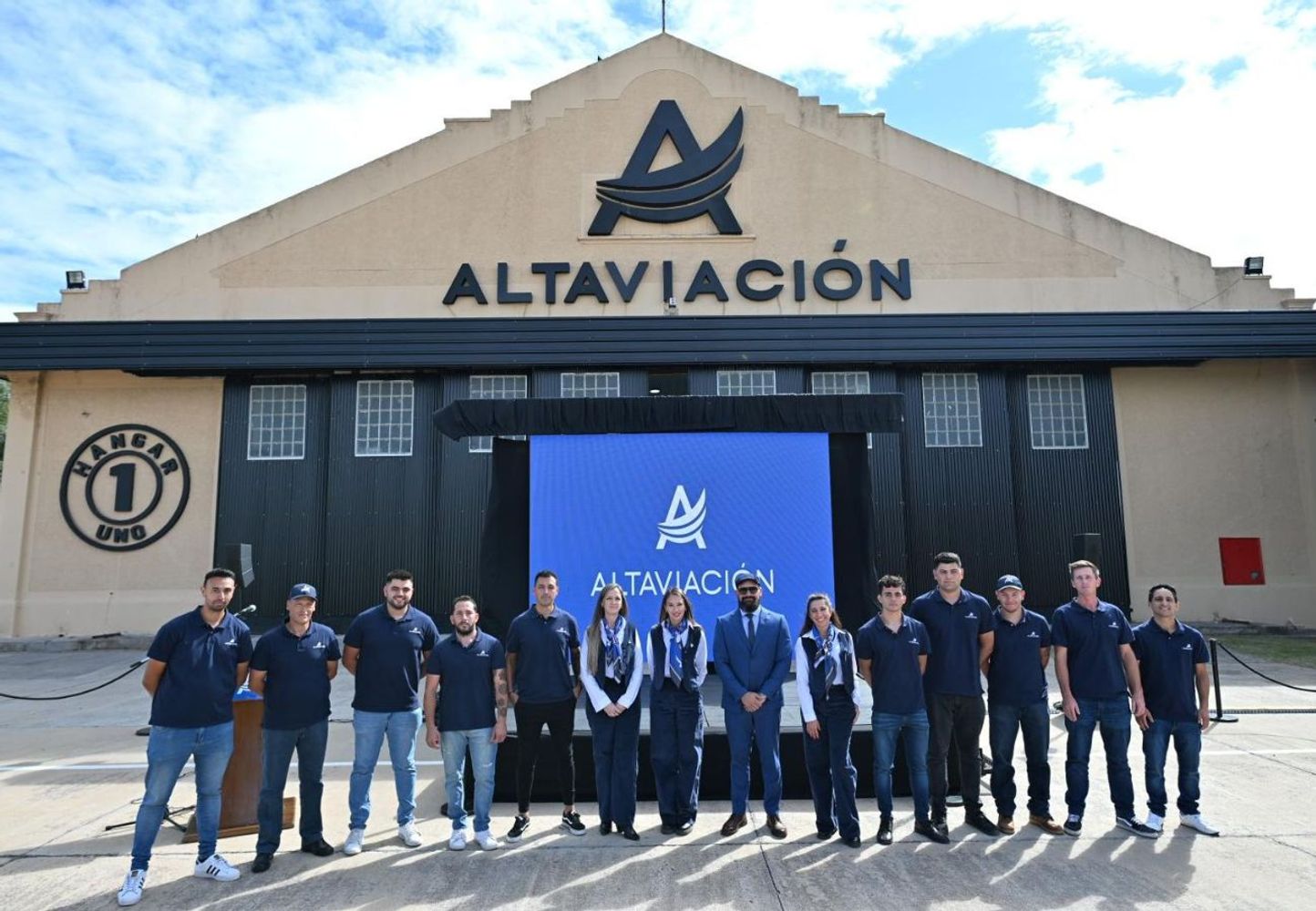 Altaviación inauguró su hangar en Fadea.