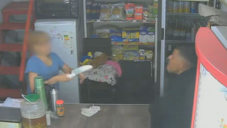 Una mujer enfrentó con un cuchillo al "ladrón de la capa" en pleno Centro de Córdoba