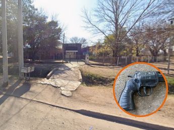 Córdoba: encontraron a un alumno con una réplica de arma y un hierro