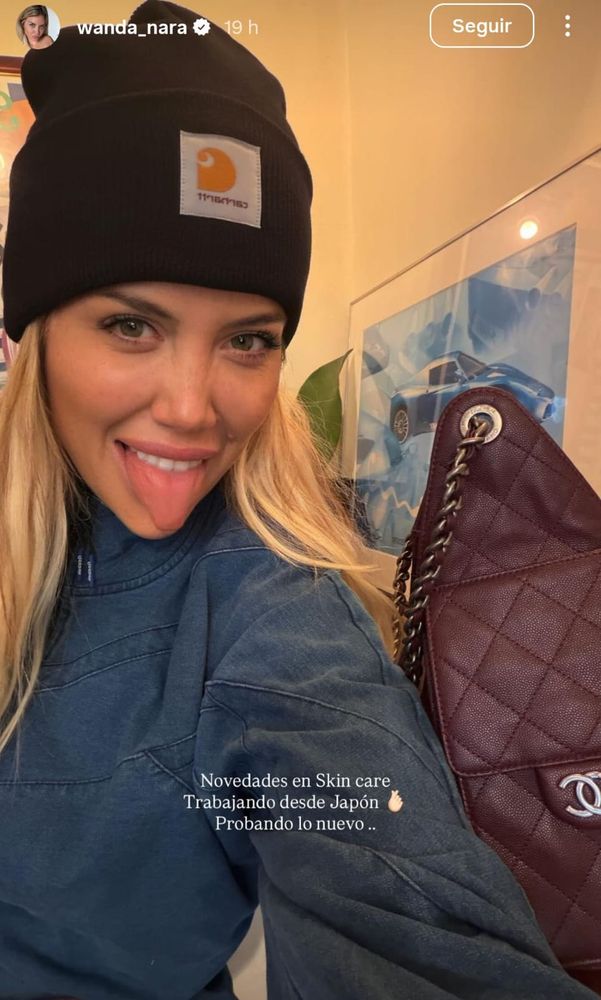 Wanda Nara se sumó a la tendencia denim y arrasó con un accesorio indispensable para este otoño