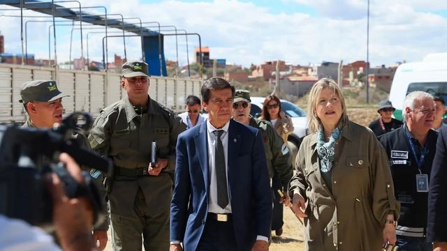 El gobernador de Jujuy, Carlos Sadir, y la ministra de Seguridad de la Nación, Alejandra Monteoliva, en visita a la ciudad fronteriza de La Quiaca con motivo de la inauguración de obras el puente internacional de La Quiaca.