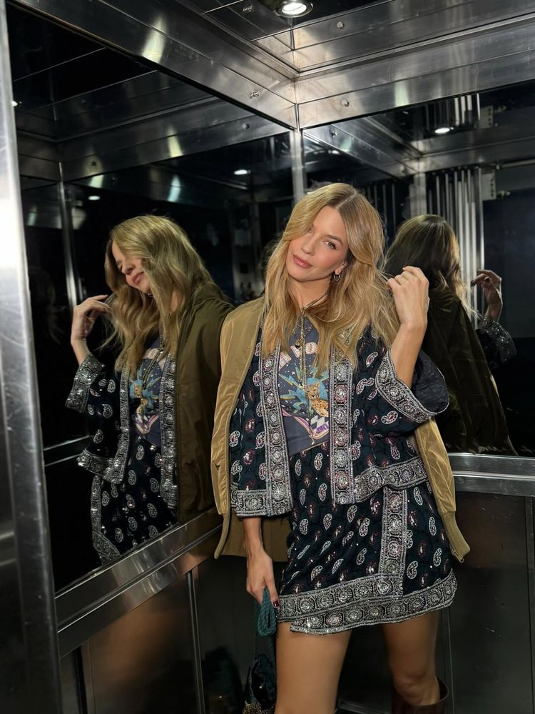 Marcela Kloosterboer arrasó con un look boho chic y marcó tendencia con las botas del momento